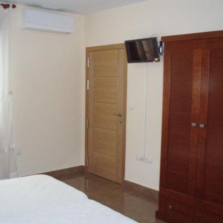 Hostal El Altozano มอนตันเชซ ภายนอก รูปภาพ